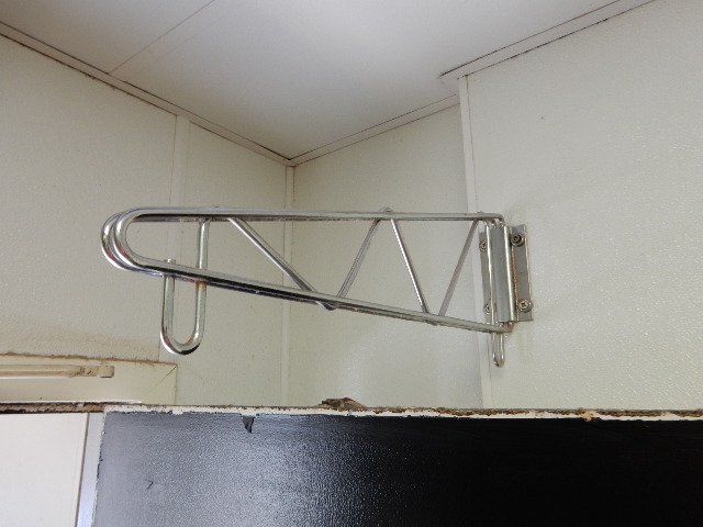 lot 13B image: 5 Wall Brackets.