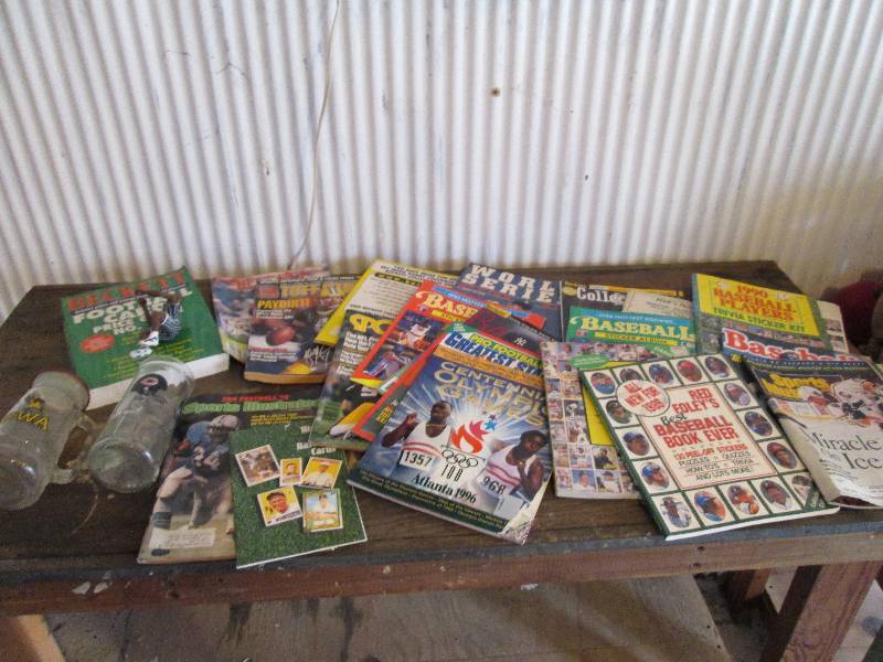 Lot of assorted sports memorabelia...