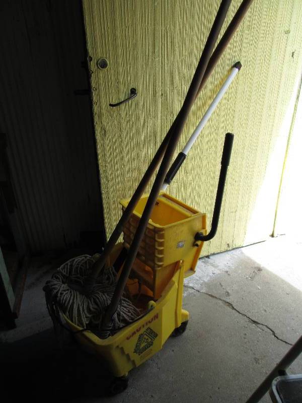 Rubbermaid commercial mop pail with...