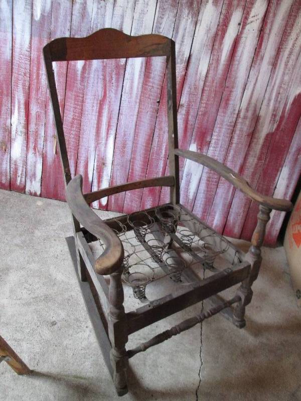 Antique rocking chair with spring c...