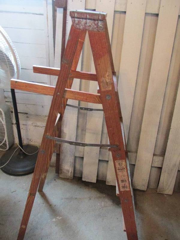 Vintage wood ladder 5 foot...