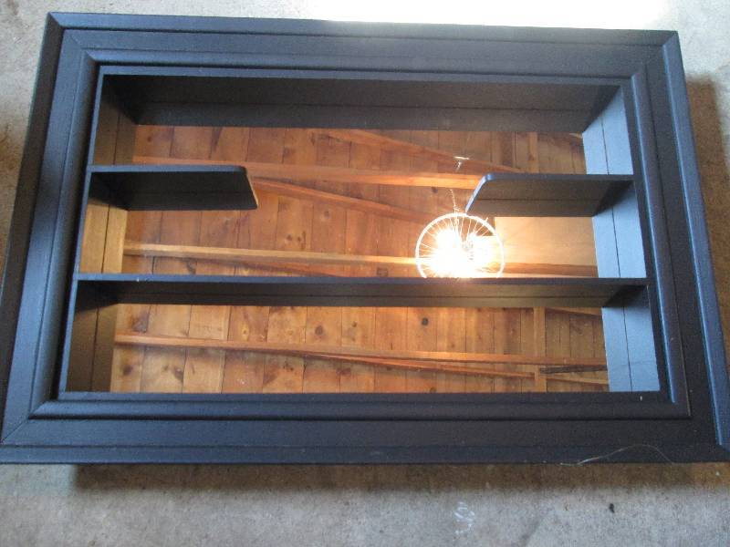 Mirrored curio holder, 3 x 2 feet...