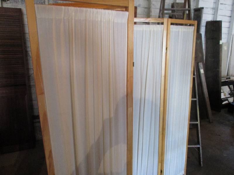 pair of 3 panel folding room divide...