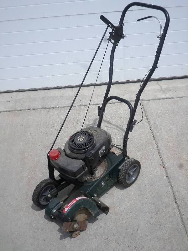 lot 6 image: Craftsman 3.8HP Gas-Powered Edger, ...