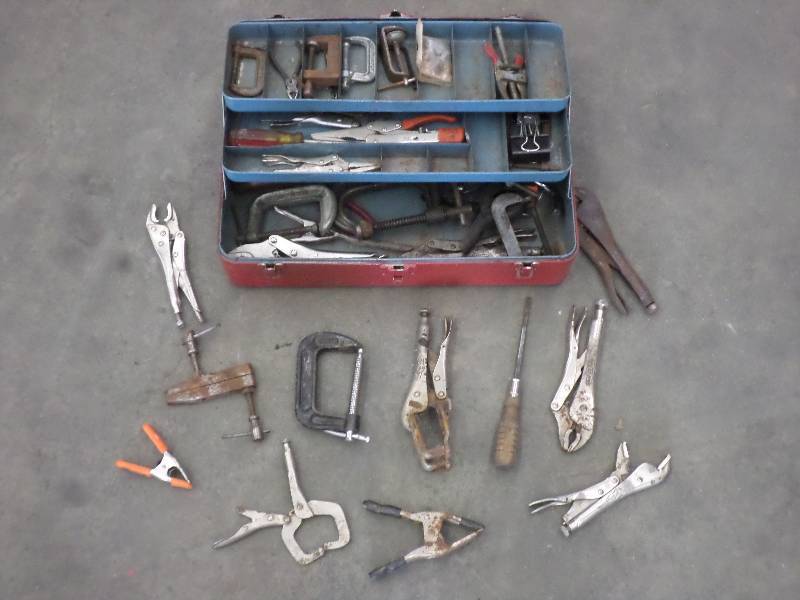 lot 29 image: Steel Toolbox Full Of Misc Hand Too...