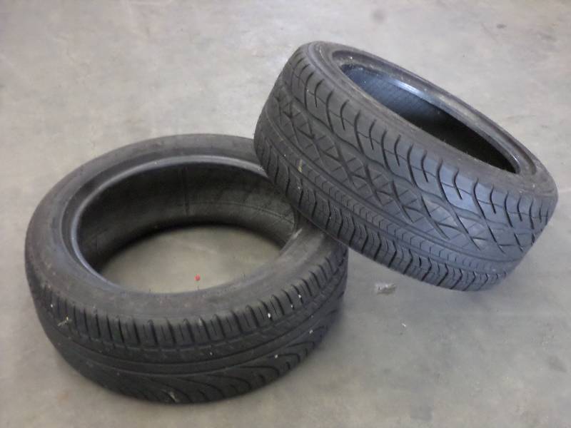 lot 31 image: (1) Goodyear Eagle GT 2354517 Tir...