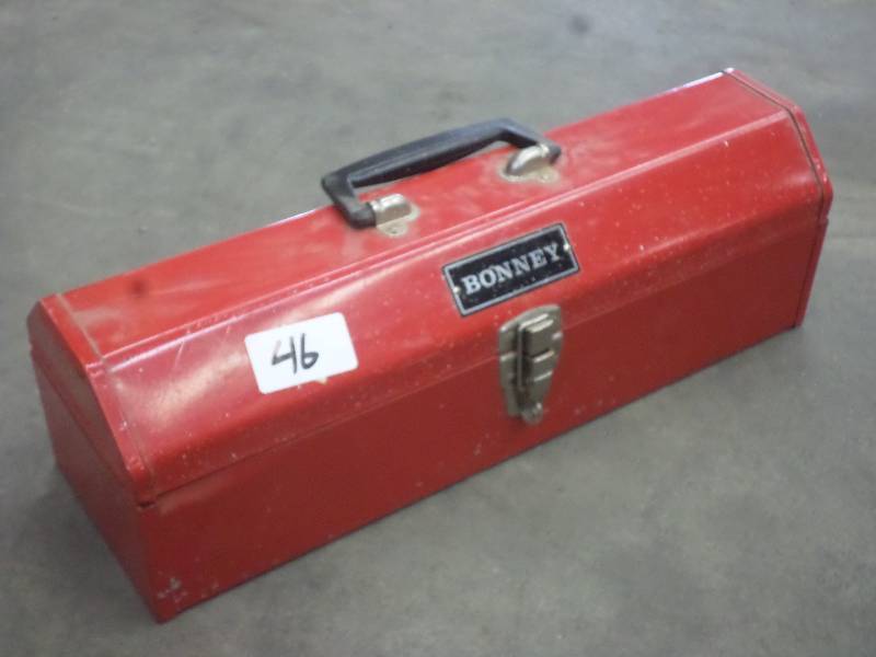 lot 46 image: Mechanics Toolbox With Tray ...