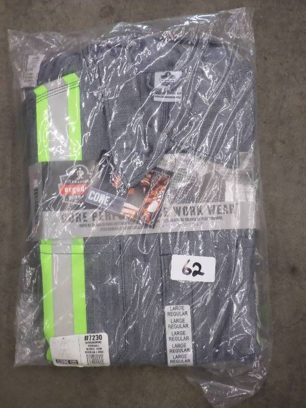 lot 62 image: New Core Performance Workwear Herri...