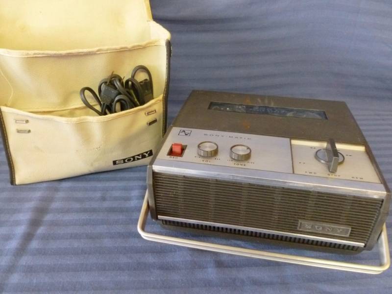 lot 14 image: Vintage Sony Tapecorder