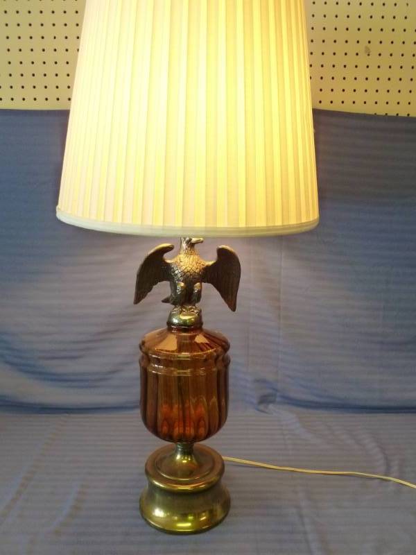 lot 16 image: Brass Lamp