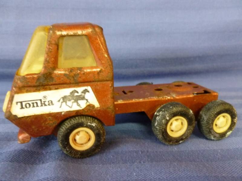lot 26 image: Vintage Tonka