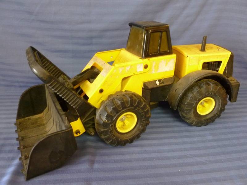 lot 27 image: Tonka Loader