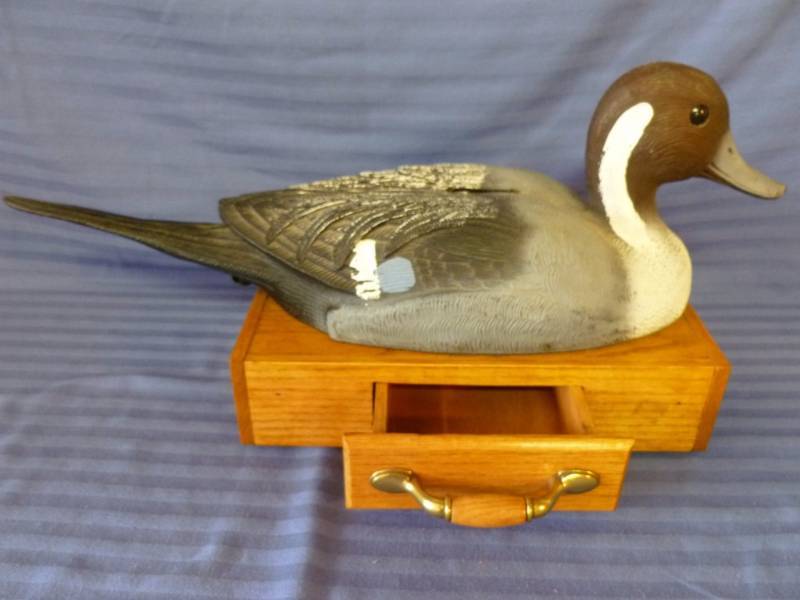 lot 28 image: Solid Oak Coin Bank Box