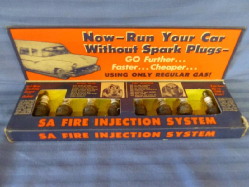 lot 66 image: Vintage Spark Plug Box