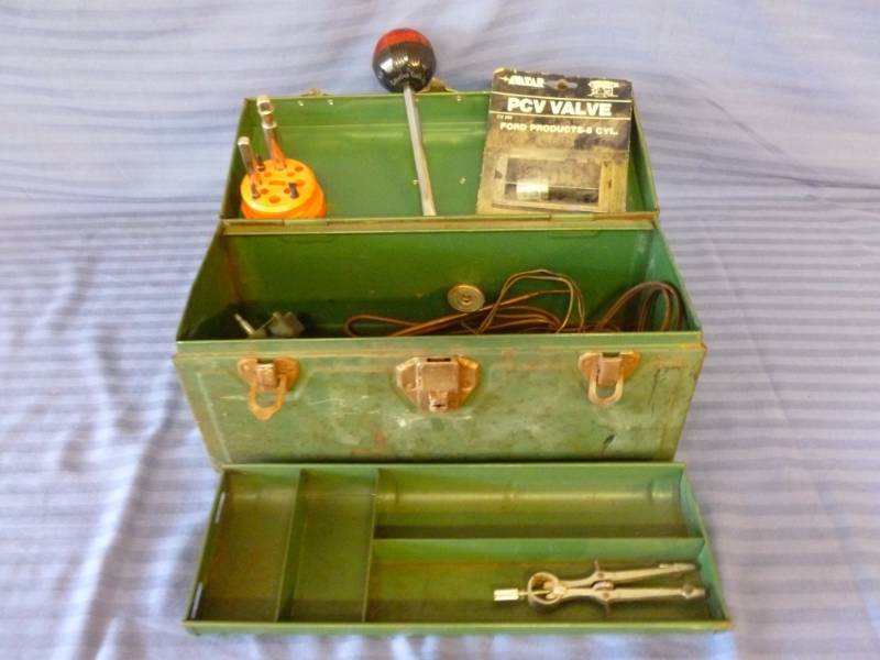 lot 68 image: Vintage Tool Box