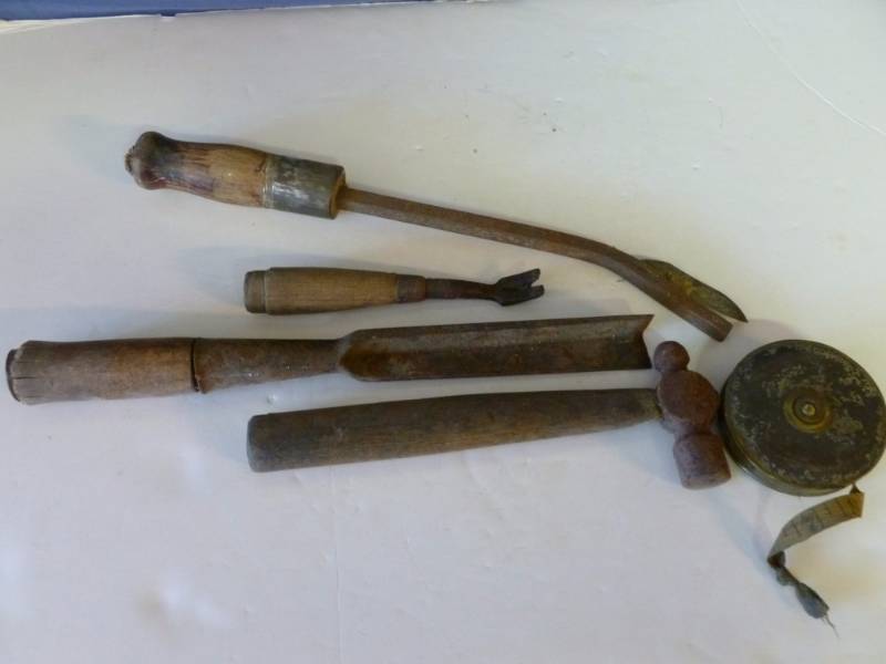 lot 70 image: Vintage Tools