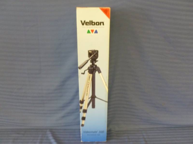 lot 83 image: Velbon Tri-Pod