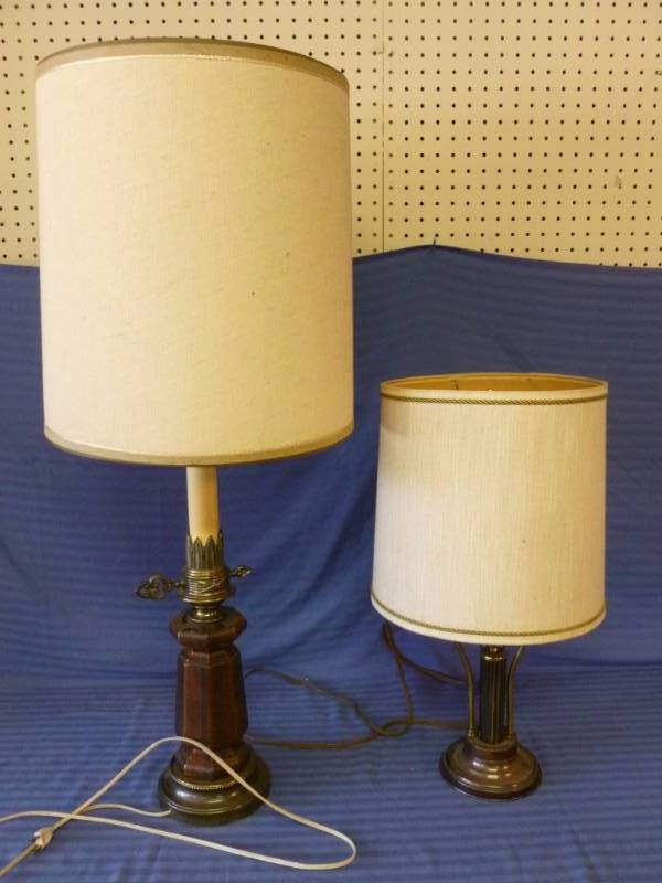 lot 90 image: Lamps