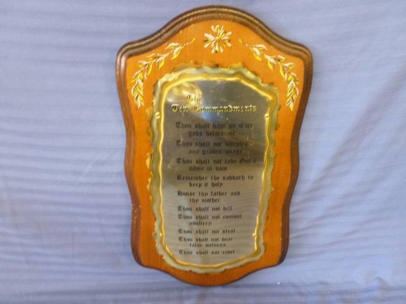 lot 96 image: Ten Commandments Wall Plaque