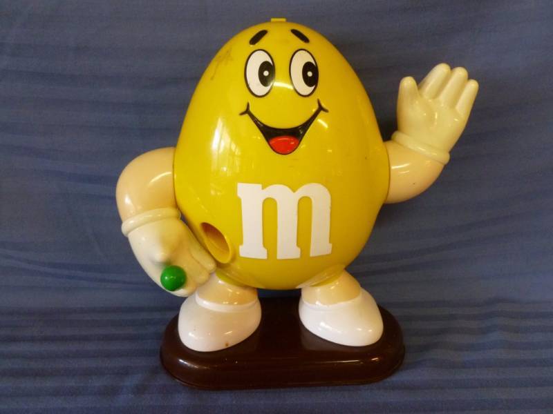 lot 104 image: M&M Collectible