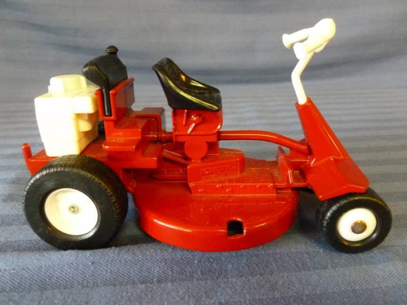 lot 107 image: Ertl Snapper Mower