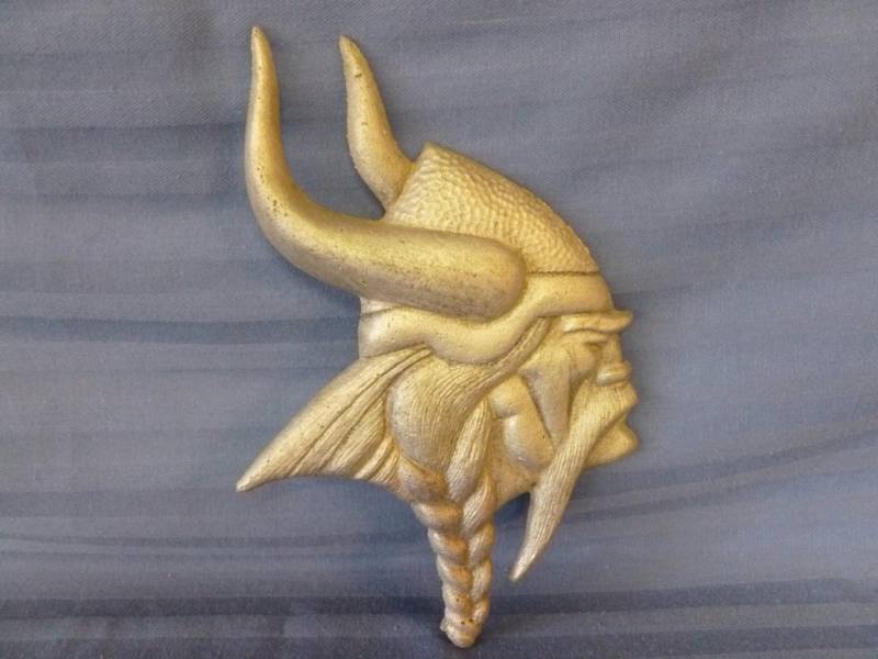 lot 110 image: Minnesota Vikings Collectible