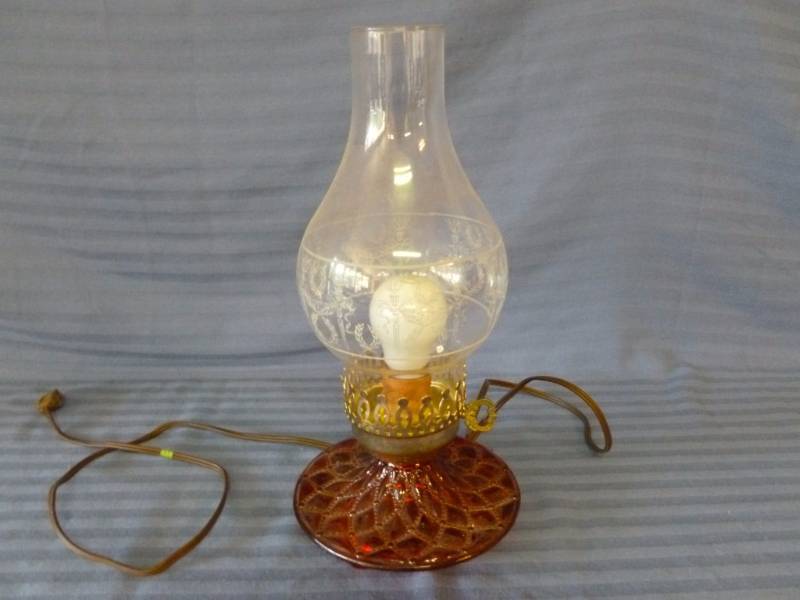 lot 113 image: Ruby Red Base Lamp