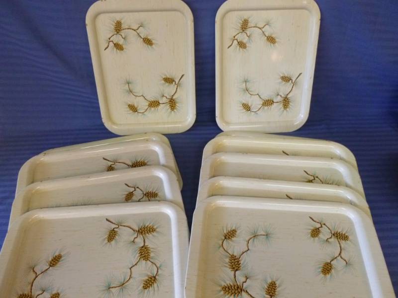 lot 119 image: Vintage Metal Serving Trays