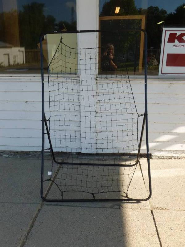 lot 122 image: Sports Backstop Net