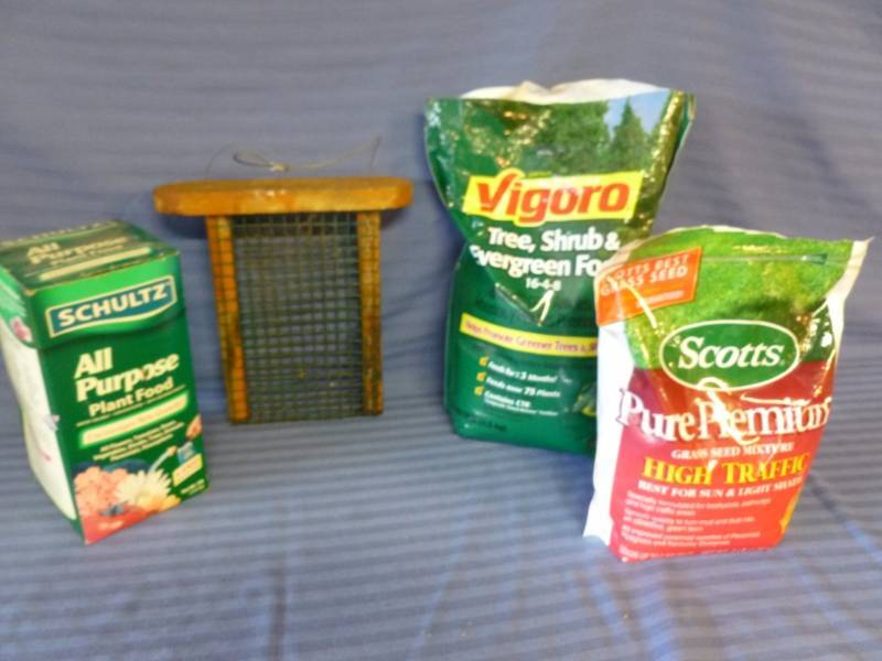 lot 155 image: Yard Items