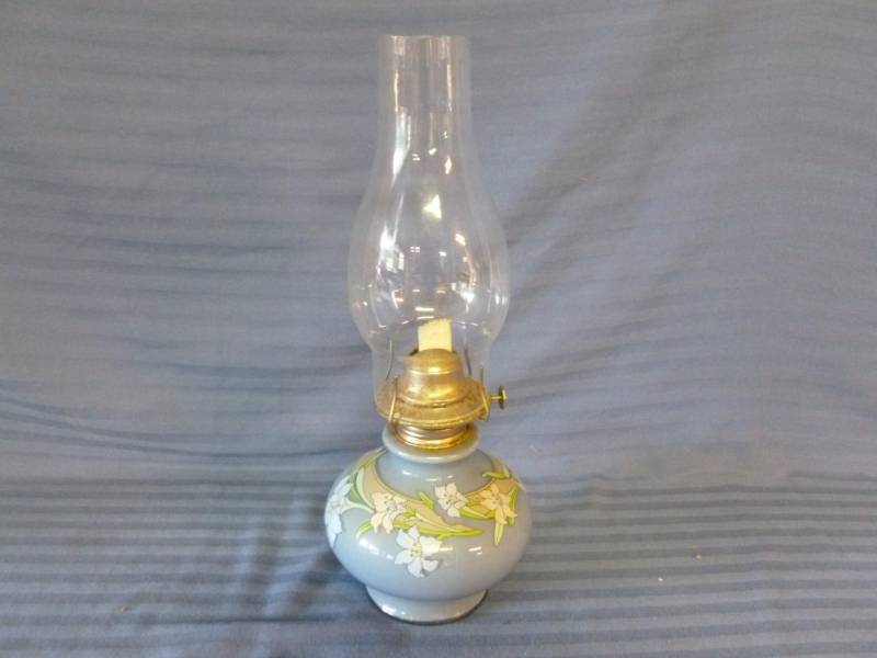 lot 161 image: Oil Lamp