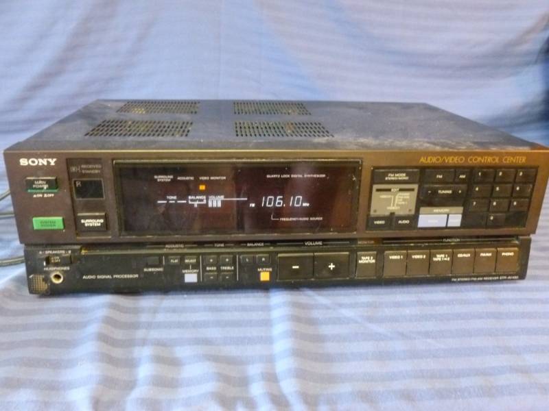 lot 165 image: Sony Receiver