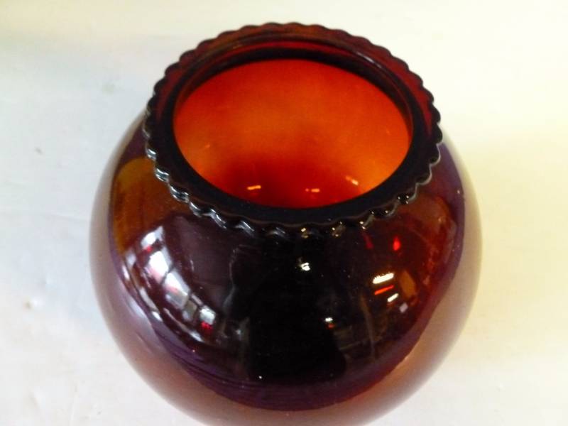 lot 168 image: Ruby Red Vase