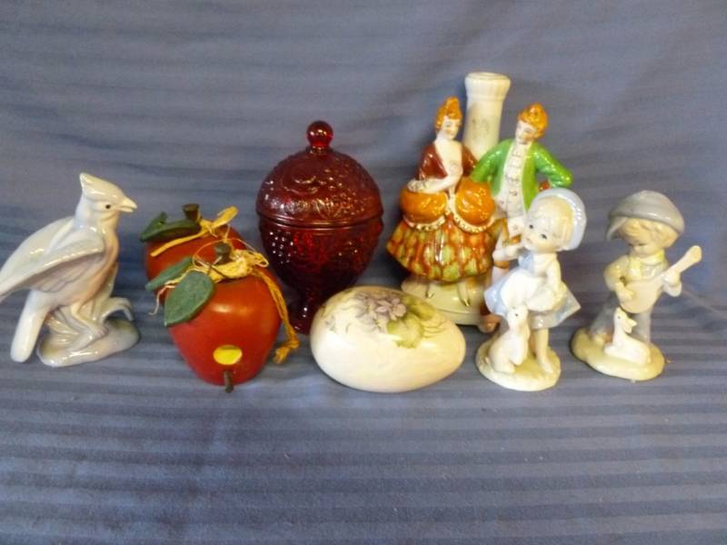 lot 170 image: Porcelain Figurines