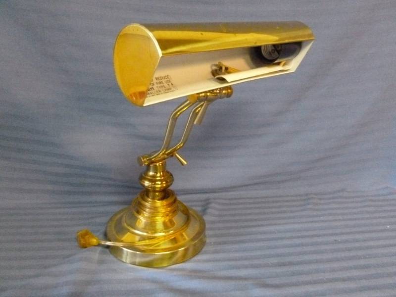 lot 172 image: Adjustable Brass Desk Lamp