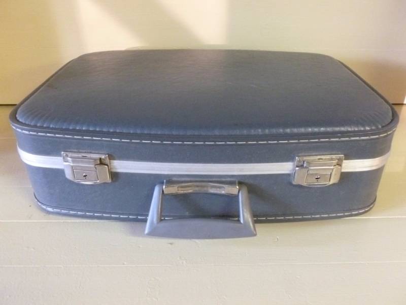 lot 182 image: Vintage Suitcase