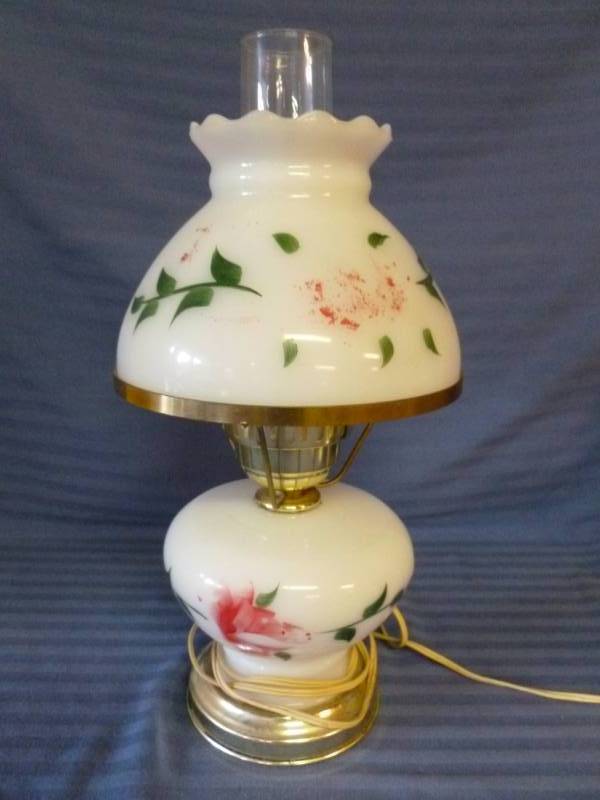 lot 184 image: Vintage Electric Lamp