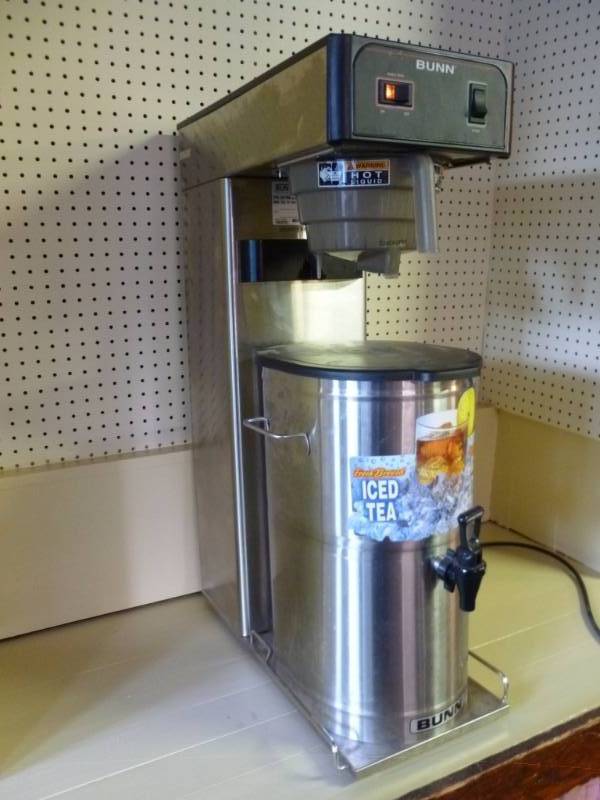 lot 2 image: Bunn Commercial Ice Tea Maker