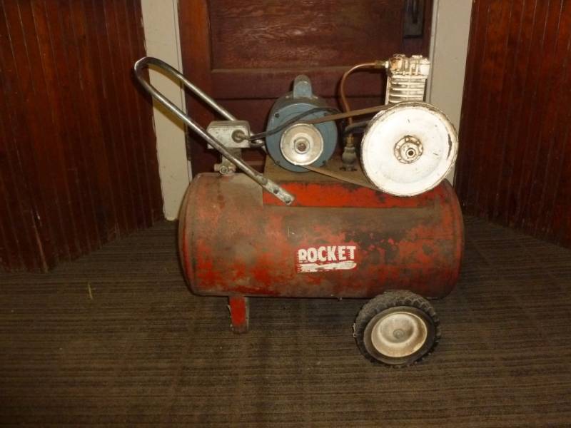 lot 5 image: Rocket Air Compressor