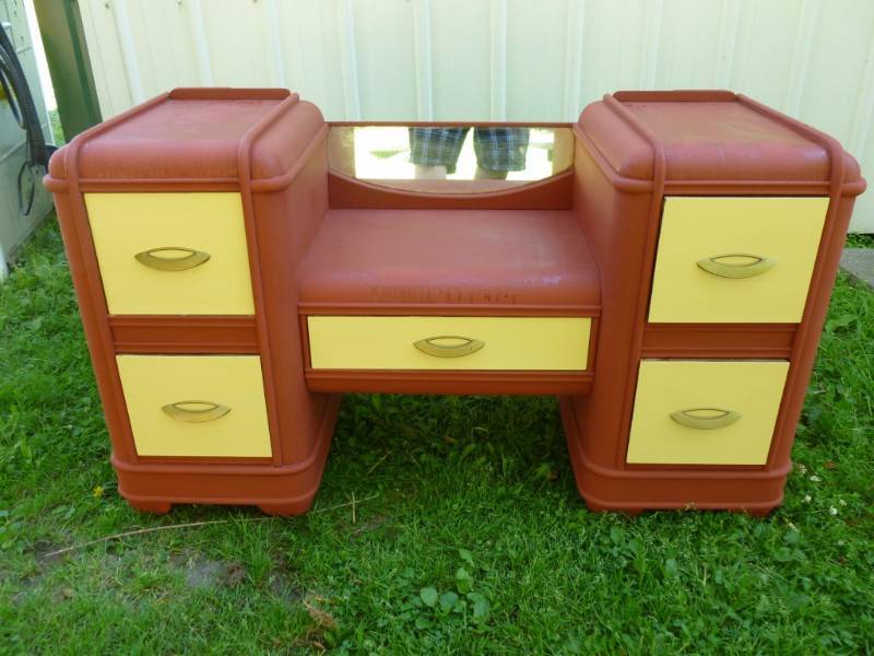 Vintage Vanity Dresser