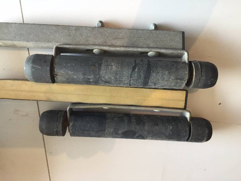 BOAT GUIDE ONS ROLLER TYPE
