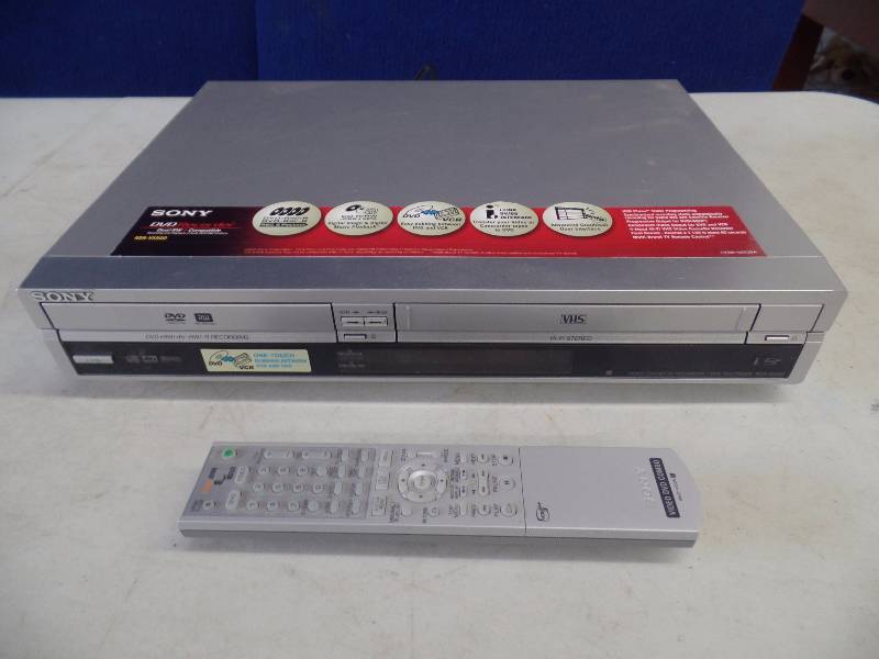 lot 13 image: Sony CassetteDVD Recorder