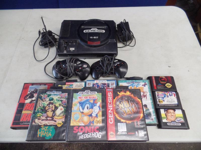 lot 17 image: Sega Genesis Package
