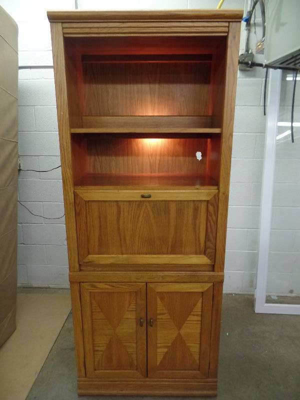 lot 27 image: Bookshelf