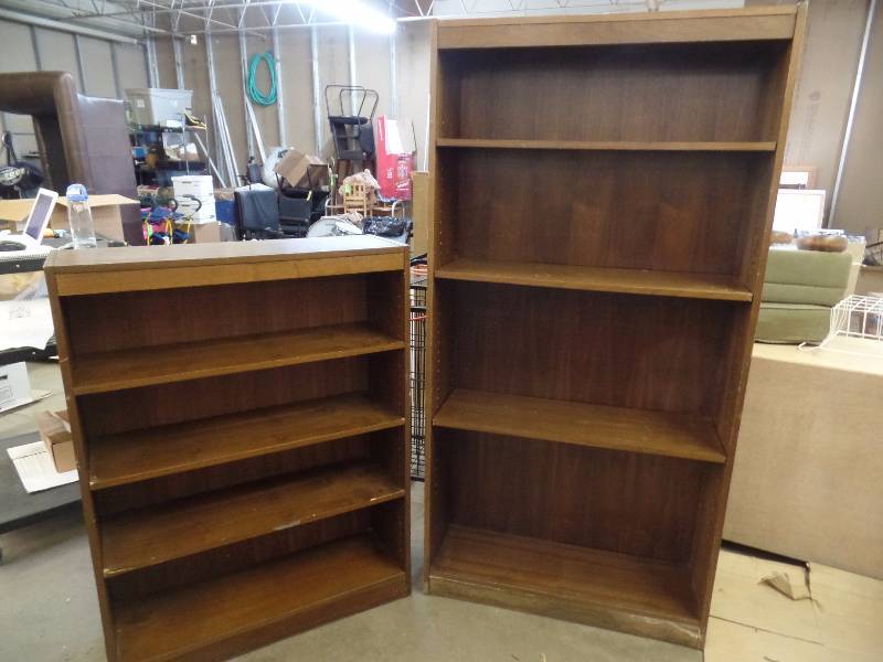 lot 30 image: Bookshelves