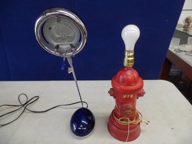 lot 36 image: Lamps