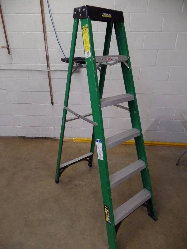 lot 41 image: 6 Ft. Step Ladder