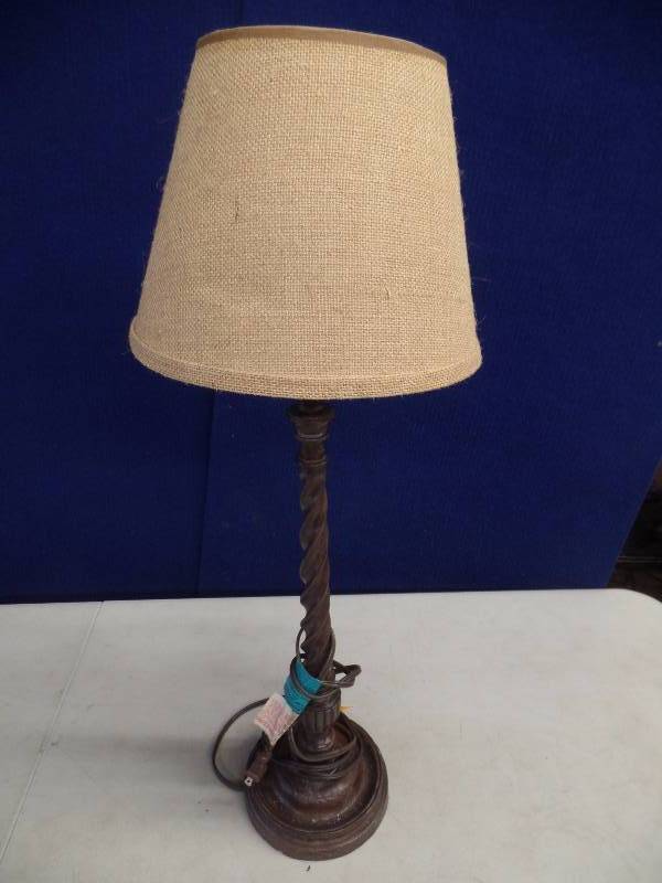 lot 35 image: Table Lamp