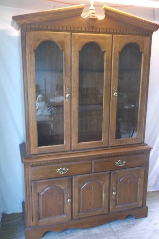 Lighted Hutch