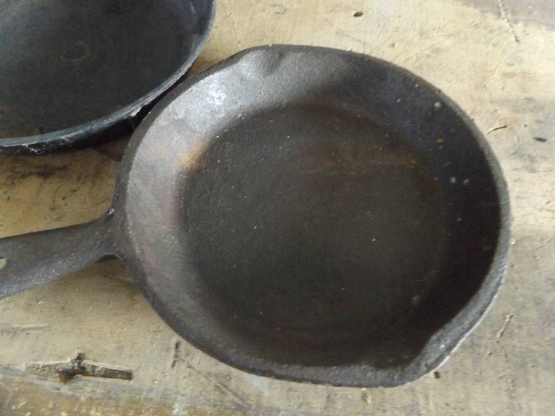 Set of Cast Iron Pans, Small to Large, Total of 8